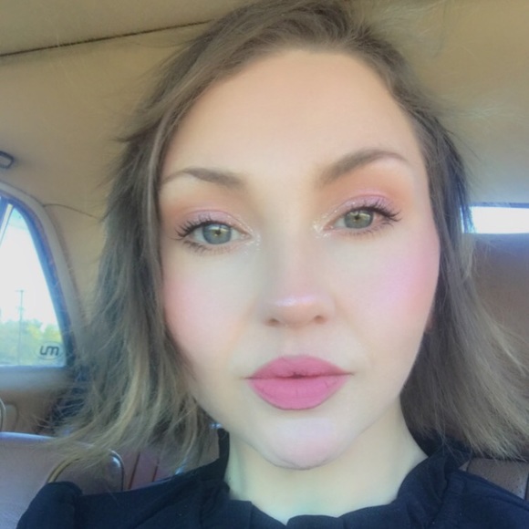 Meet your Posher, Annie - Picture 1 of 3